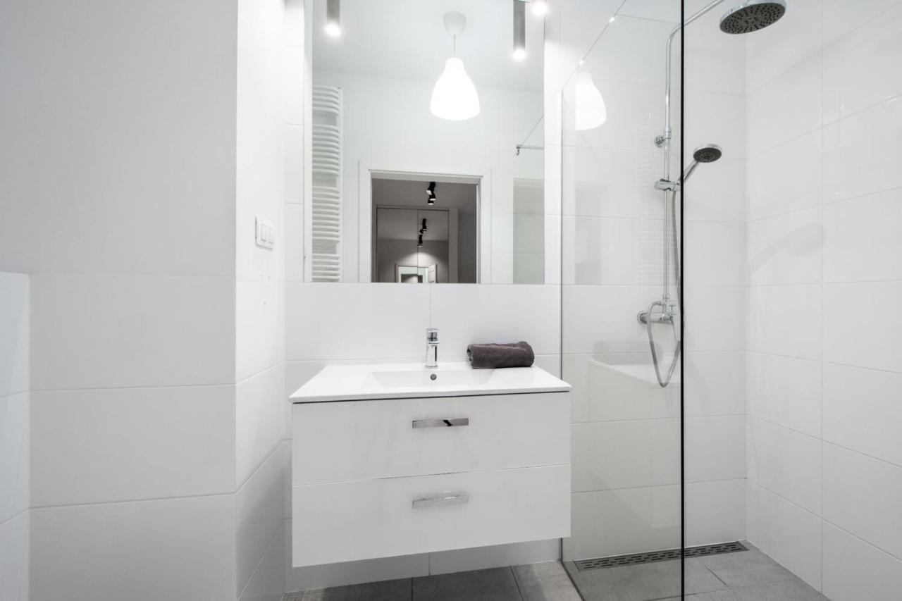 Warsaw Night Apartments Menica Residence Экстерьер фото