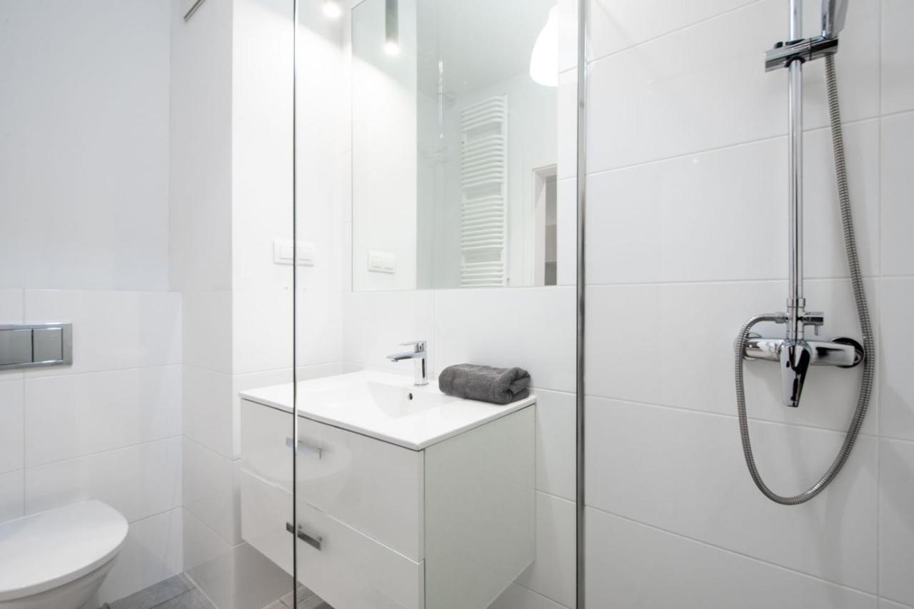 Warsaw Night Apartments Menica Residence Экстерьер фото